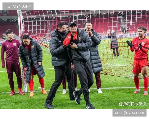 刷到王燊超朋友圈，我坐在自家沙发上愣了——豪宅日常，普通人无解